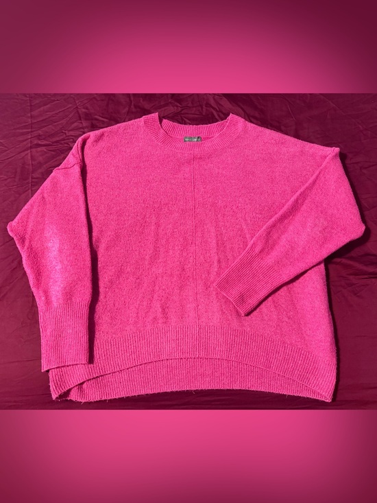 Vince Camuto Sweaters - 💕Vince Camuto 73% Acrylic Sweater💕